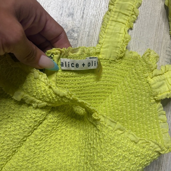 Alice + Olivia x Revolve Penelope Smocked Ruffle Crop Top in Neon Keylime Size M - Picture 3 of 6